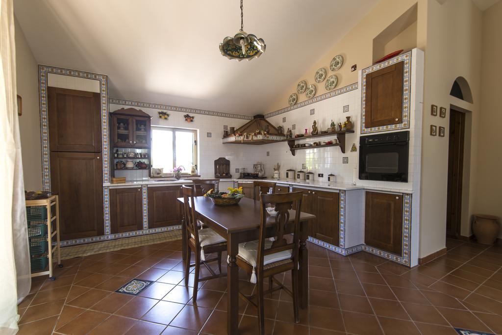 فافارا Country Sicily Home المظهر الخارجي الصورة