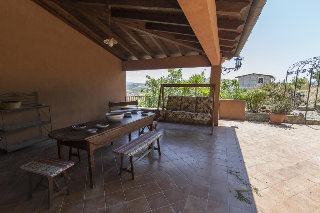 فافارا Country Sicily Home المظهر الخارجي الصورة